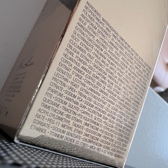 BNIB Estée Lauder RE-NUTRIV
Ultimate Diamond Transformative Serum 30ML - Picture 7 of 10